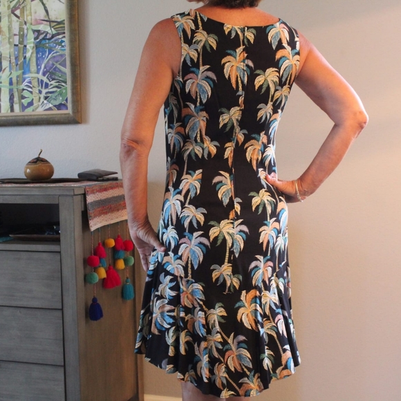 Authentic Hawaiian Dress, NWOT - Picture 2 of 11